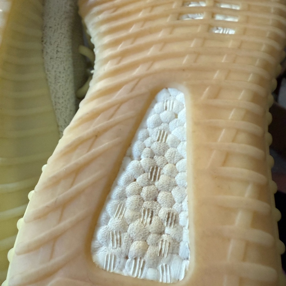 Size 11 YEEZY BUTTER  AUTHENTIC Sneakers - Picture 5 of 5